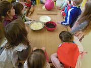 Pečeme koláče ve školce